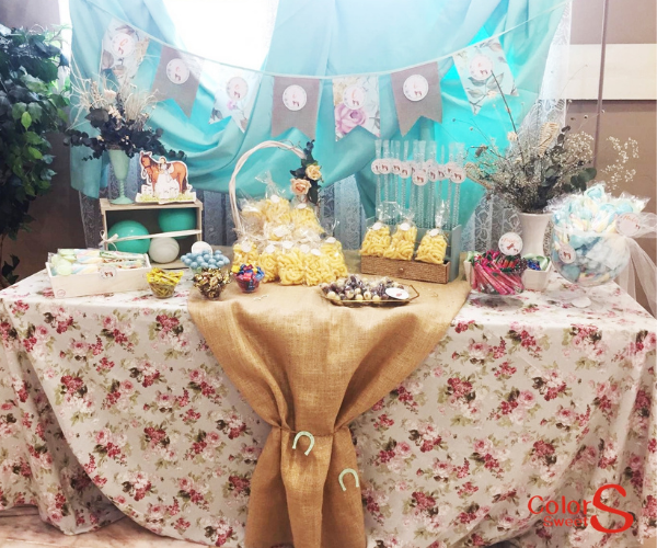 Mesa dulce en tonos verde agua Mesas comunión Sevilla