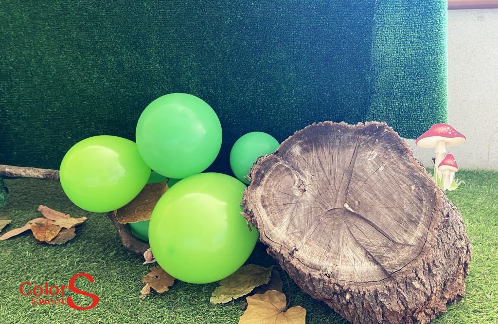 Mesa dulce_tronco natural y globos