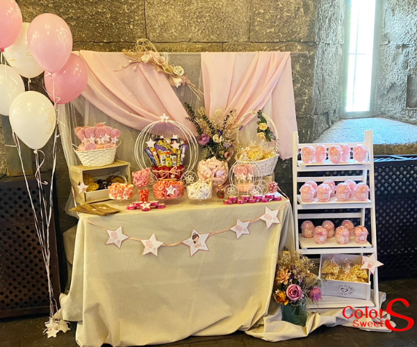 Aventura y golosinas, ¡una combinación increíble! Mesas comunión Sevilla