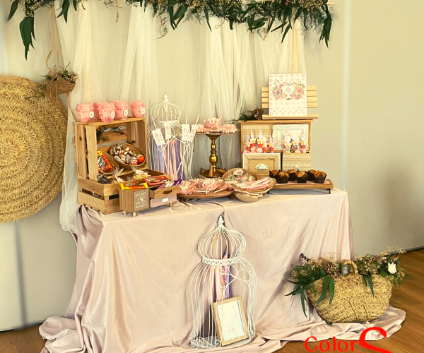 Naturaleza y tonos rosas Mesas comunión Sevilla