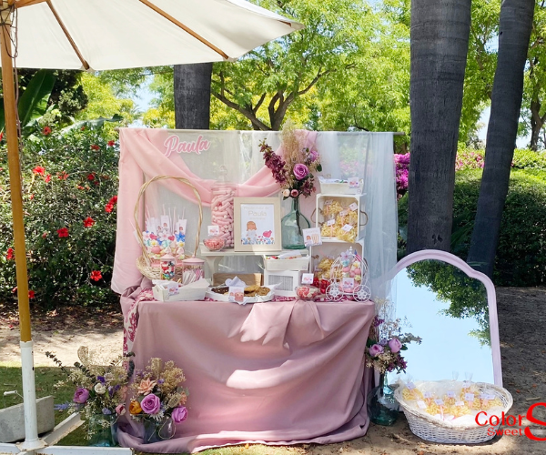 Tonos rosas y elegancia Mesas comunión Sevilla