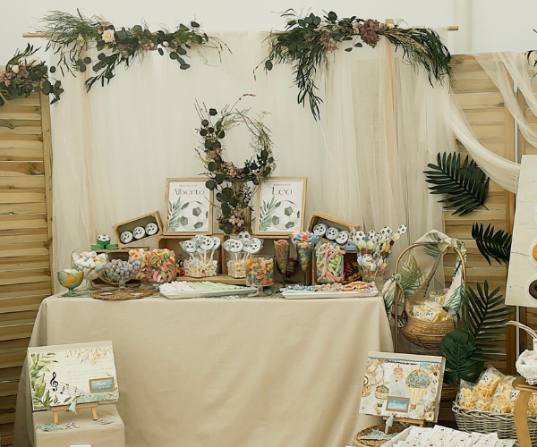 Tonos naturales y palmeras Mesas comunión Sevilla