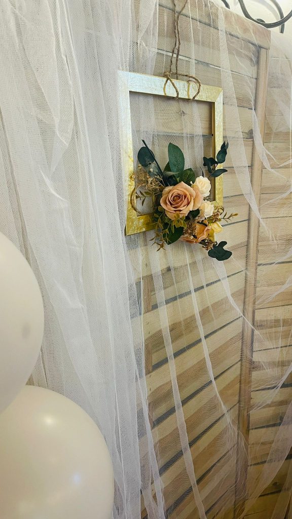 Tul y flores preservadas