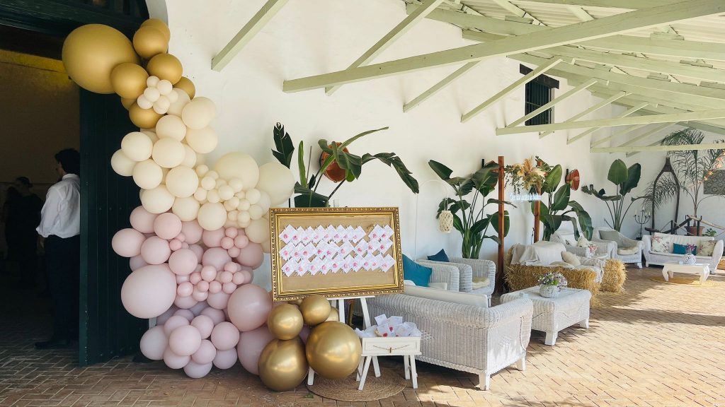 Decoración de la entrada al salón